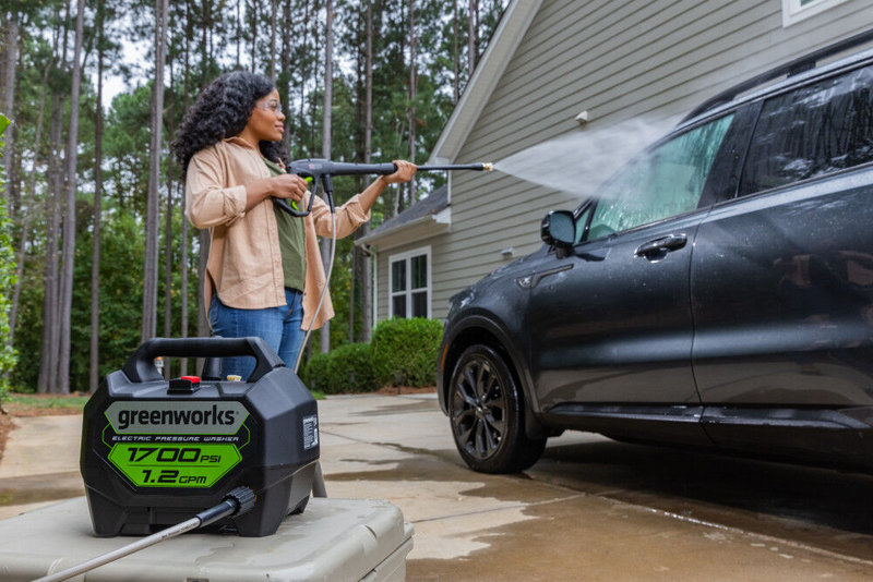 Greenworks 1700 PSI Portable Electric Pressure Washer Kit